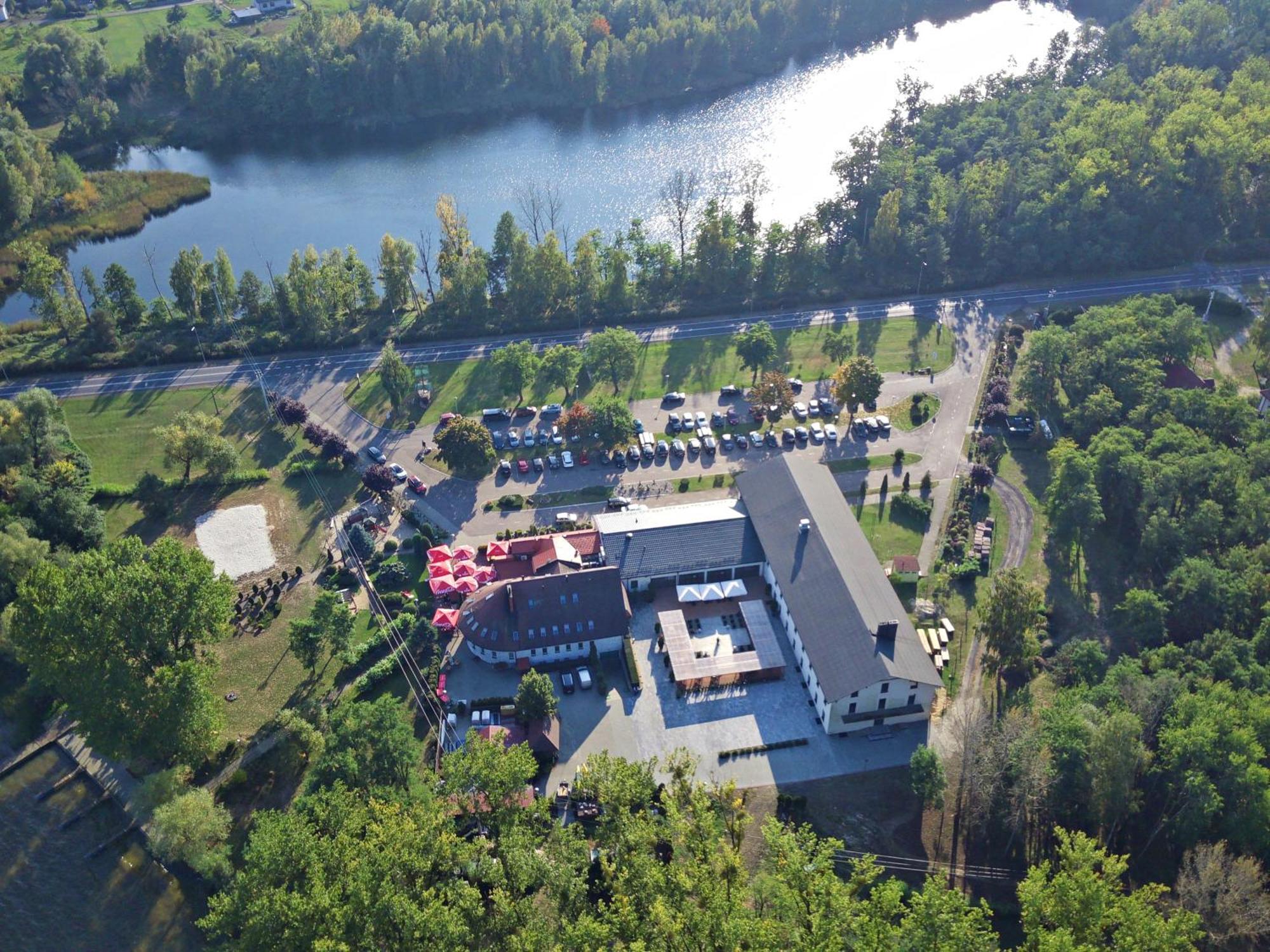 Gosciniec Pod Zaglami Bed & Breakfast Skoki Duze Exterior photo